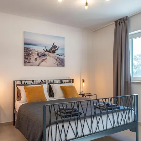 Semesterbostad Una, A Charming Surrounded By Nature