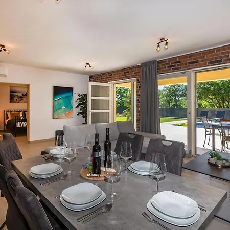 Holiday home Una, A Charming Surrounded By Nature *