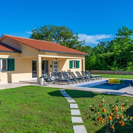 Holiday home Una, A Charming Surrounded By Nature *