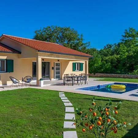 Una, A Charming Surrounded By Nature Holiday home Vinez