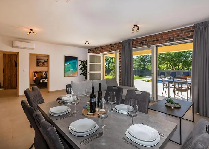 Holiday home Una, A Charming Surrounded By Nature *