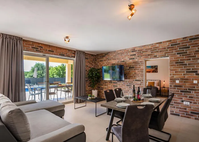 Una, A Charming Surrounded By Nature * Vinez