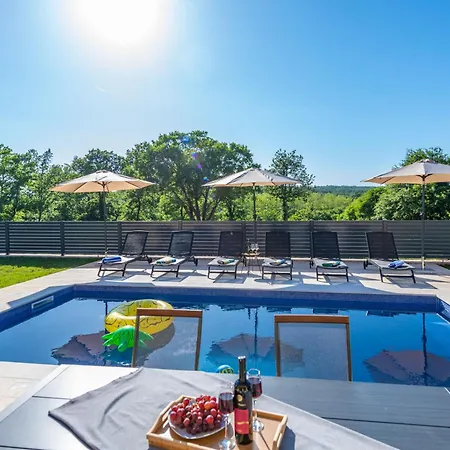 Una, A Charming Surrounded By Nature * Vinež