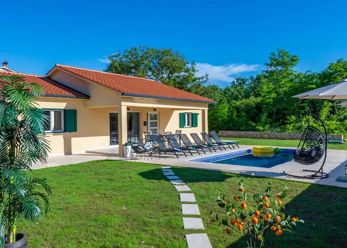 Dom wakacyjny Una, A Charming Surrounded By Nature *